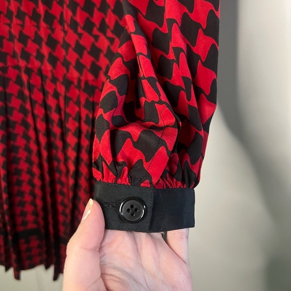 Vintage 1980’s 100% Silk Albert Nipon Portrait Collar Drop Waist Dress - Picture 4 of 14